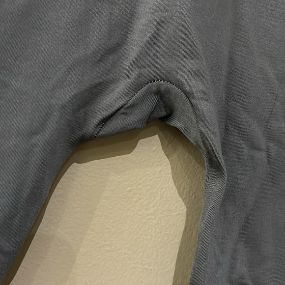 Gymshark crop leggings size Medium - Picture 3 of 7